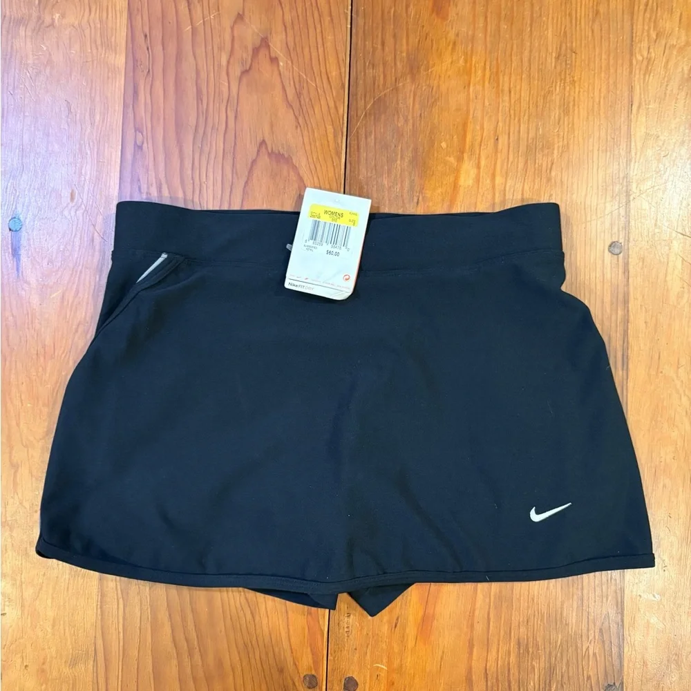 NWT Nike Women Running Skirt with Built In Shorts Skort Black Small - Picture 1 of 7